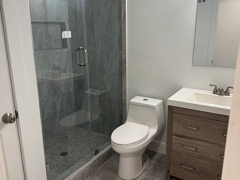 2112 E Fayette St — Photo 11