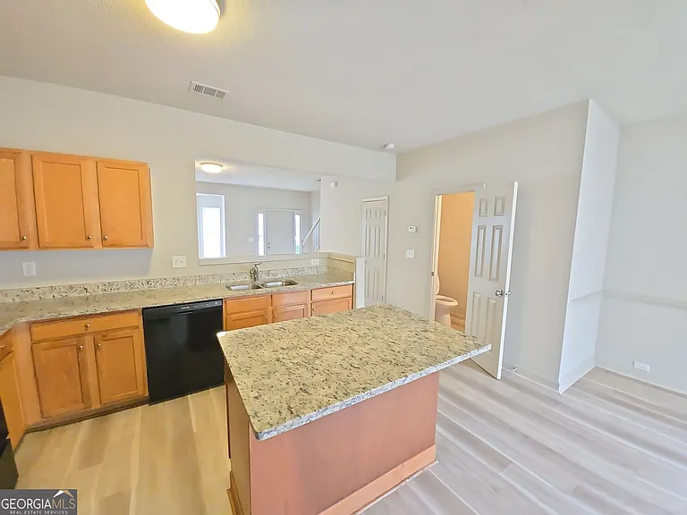 2671 Parkway Trl — Photo 4