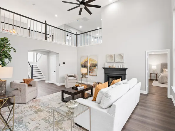 705 Mallard Dr, Saginaw, TX 76131