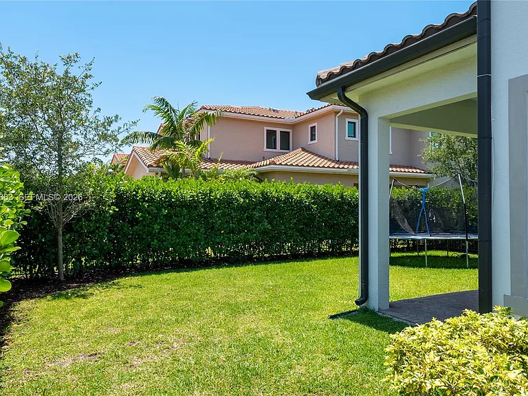 3412 Emerson Ln — Photo 3