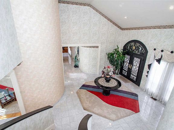 4th image of 25 Overbrook Ln