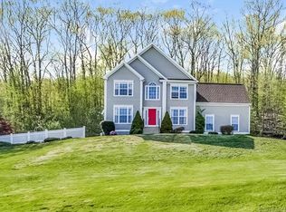 25 Deer Pond Trl, Hamden, CT 06518