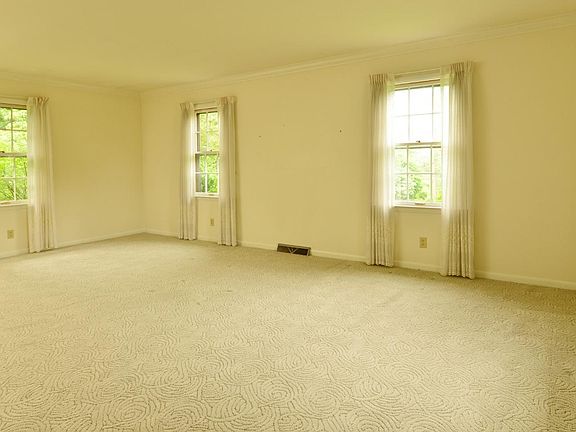 3rd image of 1223 Miami Trl