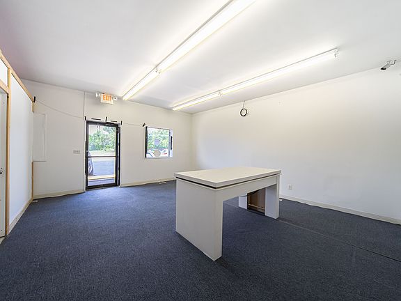 2nd image of 209 S Ford Blvd