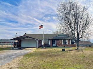 18141 Hilltop Cir, Tahlequah, OK 74464