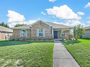 2621 Max Goldblatt Dr, Dallas, TX 75227