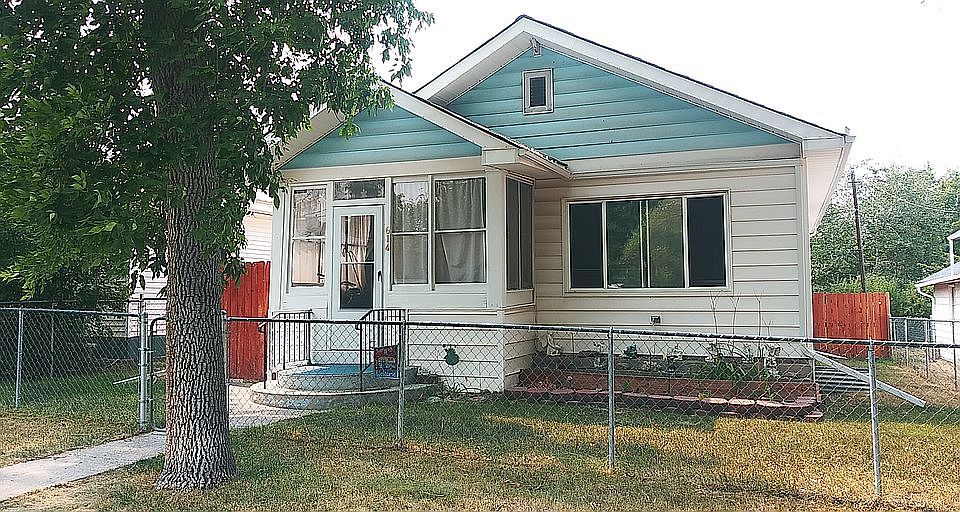 1st image of 614 7th St N