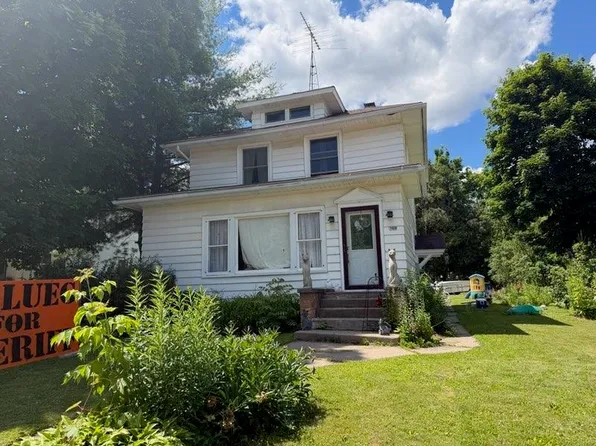 169 N Main St, Clintonville, WI 54929