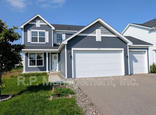 9850 Glacial Valley Rd, Woodbury, MN 55129