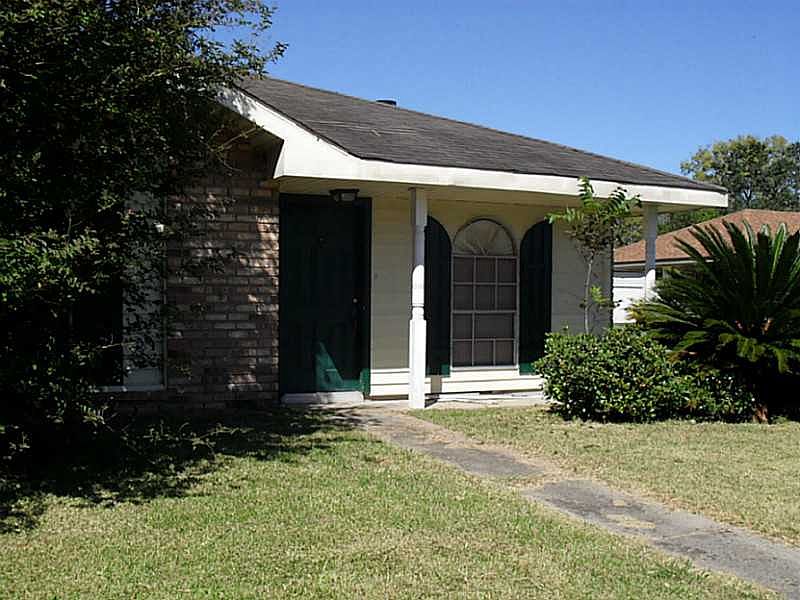 1st image of 216 Pioneer Dr