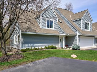 1501 Hollybrook Rd, Wayzata, MN 55391