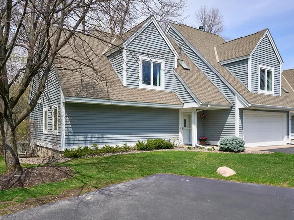 1501 Hollybrook Rd, Wayzata, MN 55391