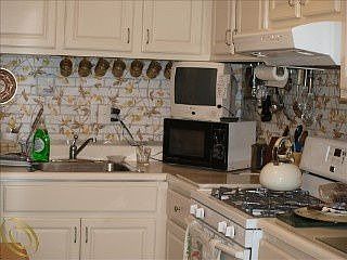 3rd image of 2102 Parmenter Blvd #1