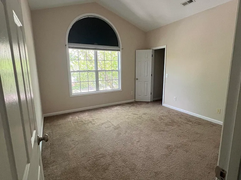 1221 Claret Ln — Photo 17