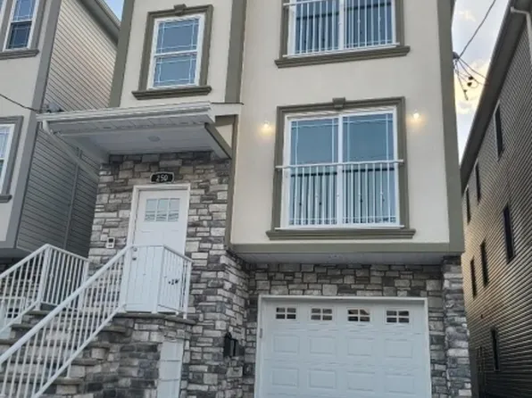 250 Bond St, Elizabeth City, NJ 07206