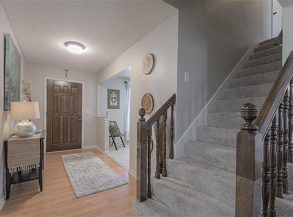 5th image of 1015 E 118th Ter