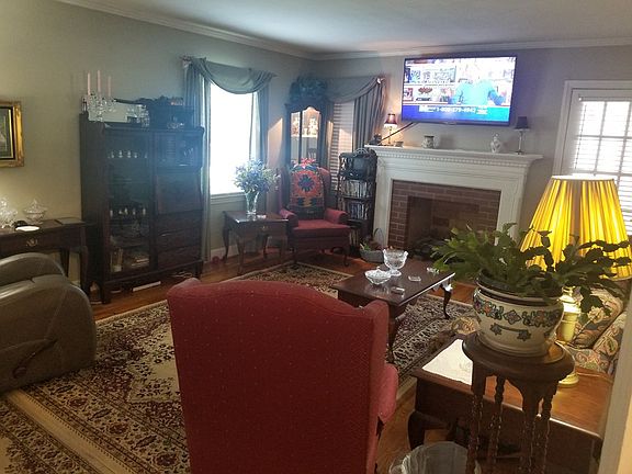5th image of 526 Roanoke Ave