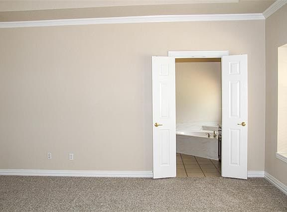 4th image of 210 Evergreen Trl