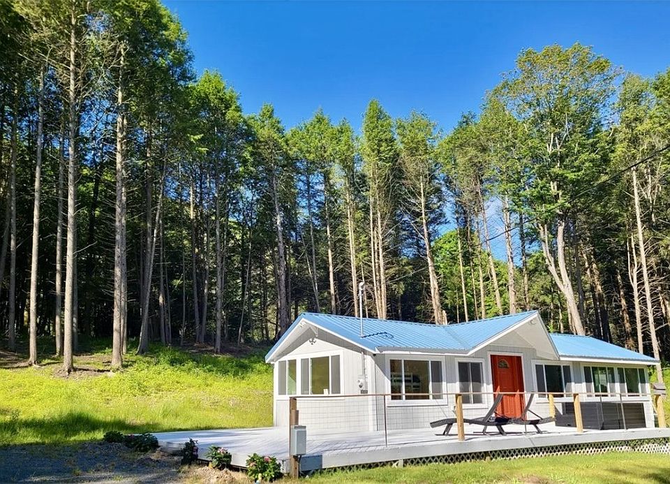 1st image of 125 Deer Ln