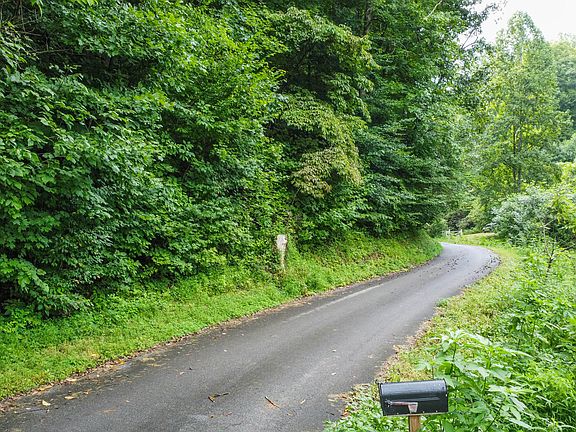 5th image of Hawk Ln