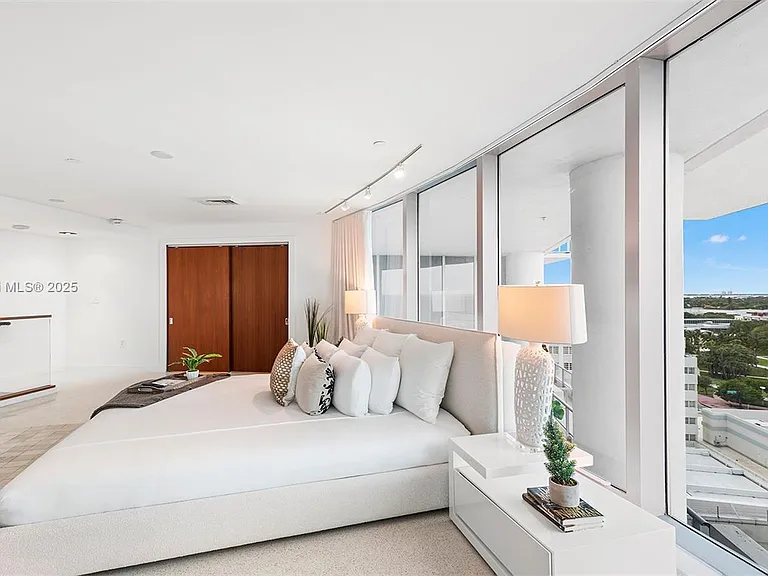 101 20th St #Townhouse B — Photo 36
