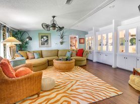 274 Riverwood Rd, Naples, FL