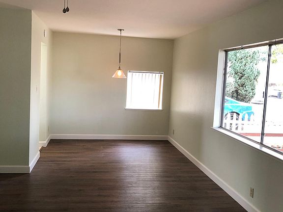 4th image of 900 Villa Ave APT A