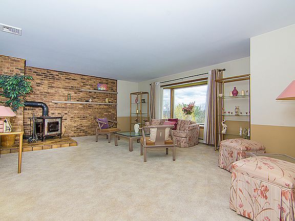 1st Floor Living Room 