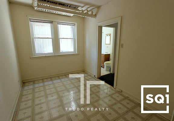 2nd image of 1415 W Hutchinson St #1417