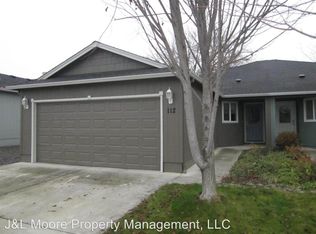 112 Cottonwood Dr, Eagle Point, OR 97524