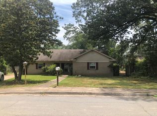 8801 Verbena Dr, Little Rock, AR 72209