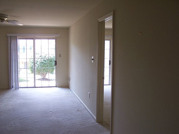 5th image of 305 Westridge Cir
