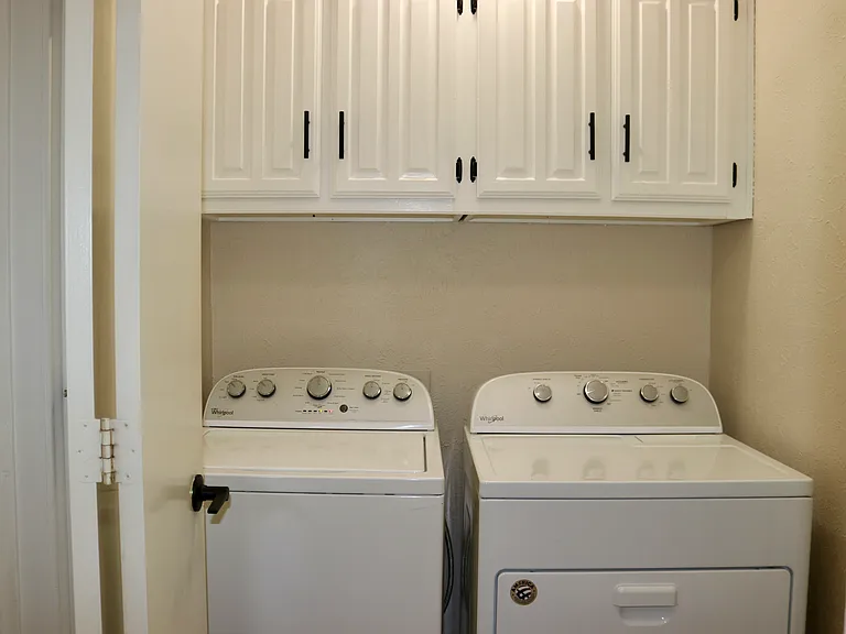 1515 Cherrycrest Ln — Photo 6