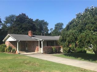 331 Lakeview Dr, Liberty, SC 29657
