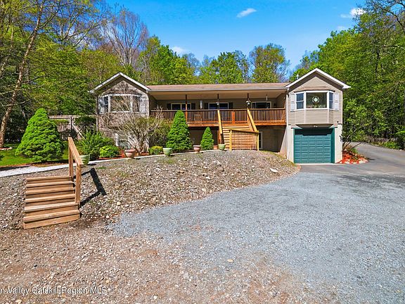 2nd image of 414 Red Hill Road