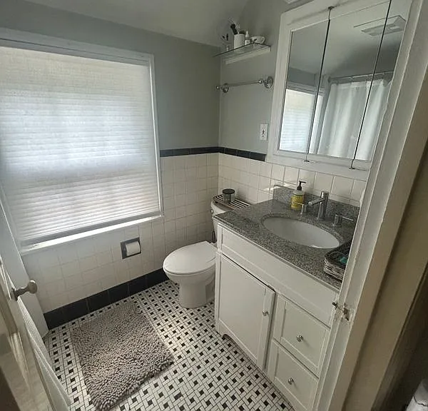136 Adams Pl — Photo 12