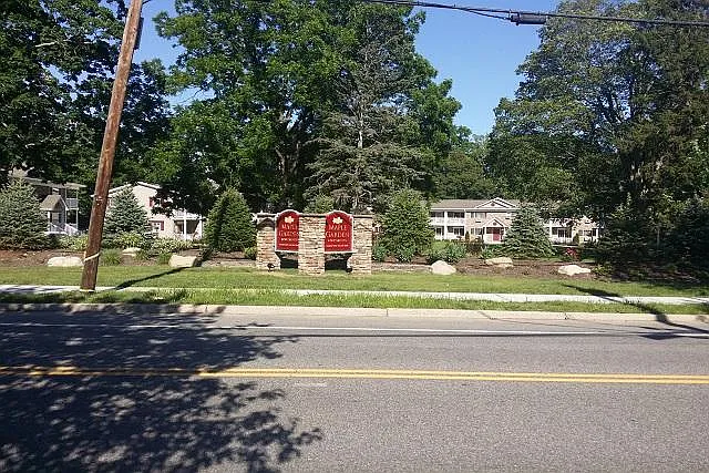Maple Garden Apartments — Photo 22