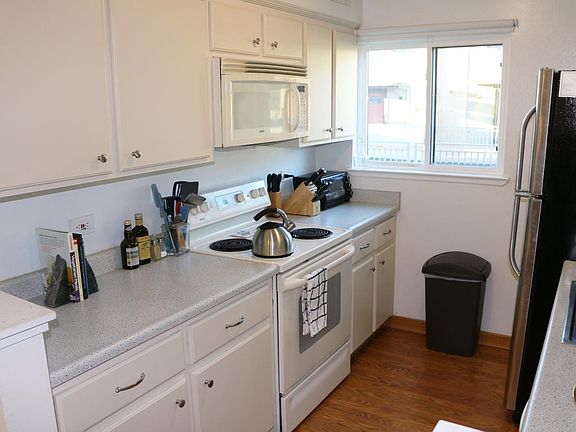 4th image of 7210 Admiralty Ln