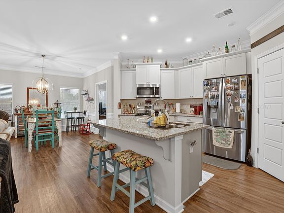 4th image of 210 Shepherds Loop