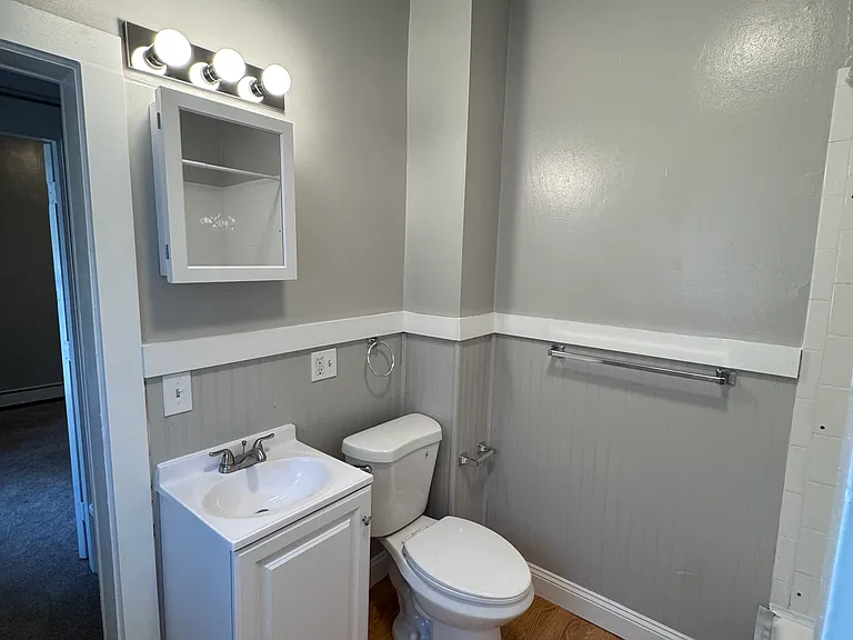 285 W Elm St #3 — Photo 5