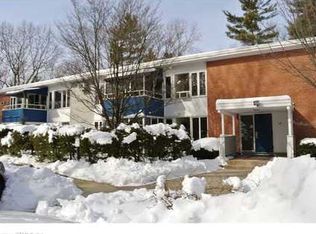 64 N Lake Dr APT E1, Hamden, CT 06517