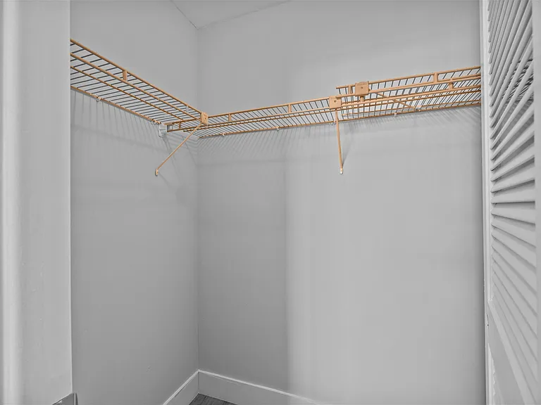 470 Executive Center Dr #5B — Photo 8