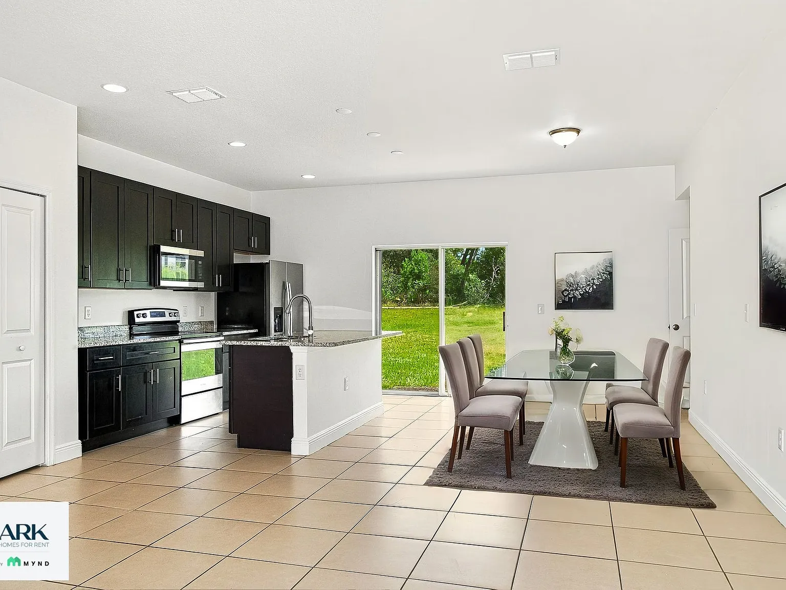 4 bed, 2.0 bath, 1580 sqft, $1,770 — Photo 3