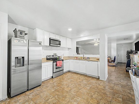 5th image of 581 W JARDIN Loop