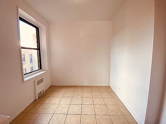 3rd image of 35-05 Parsons Blvd #6P