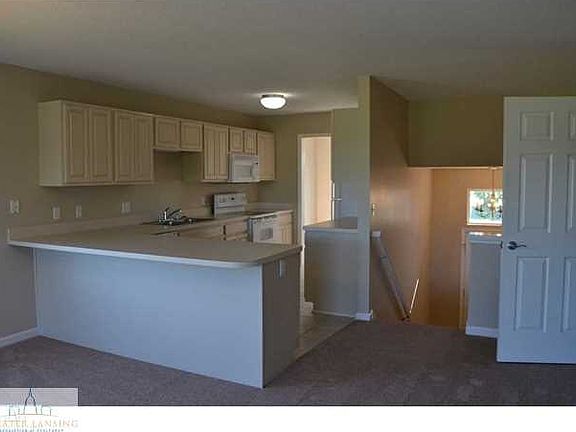 4th image of 787 St Andrews Dr