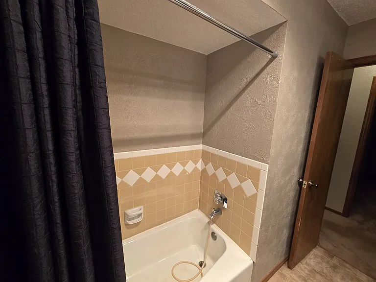 5625 Fountain Head Dr — Photo 11