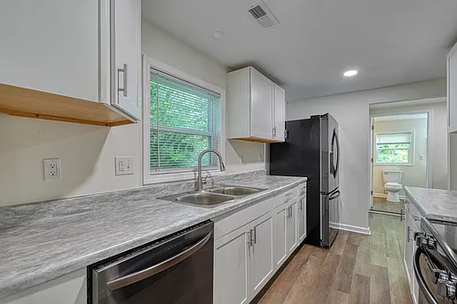 831 John B White Sr Blvd #C Photo 1 831 John B White Sr Blvd #C Photo 1