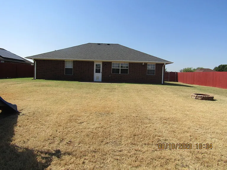 305 E Seminole St — Photo 25