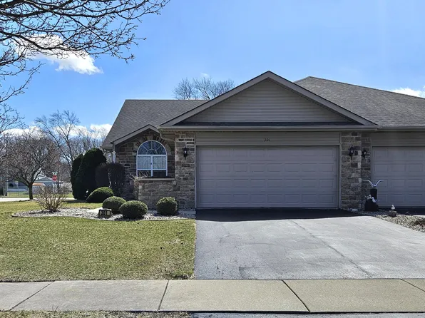 301 Cochran Dr, Crown Point, IN 46307